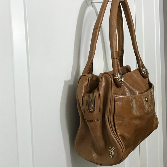Tre Vero Soft Leather Shoulder Bag - Picture 4 of 9
